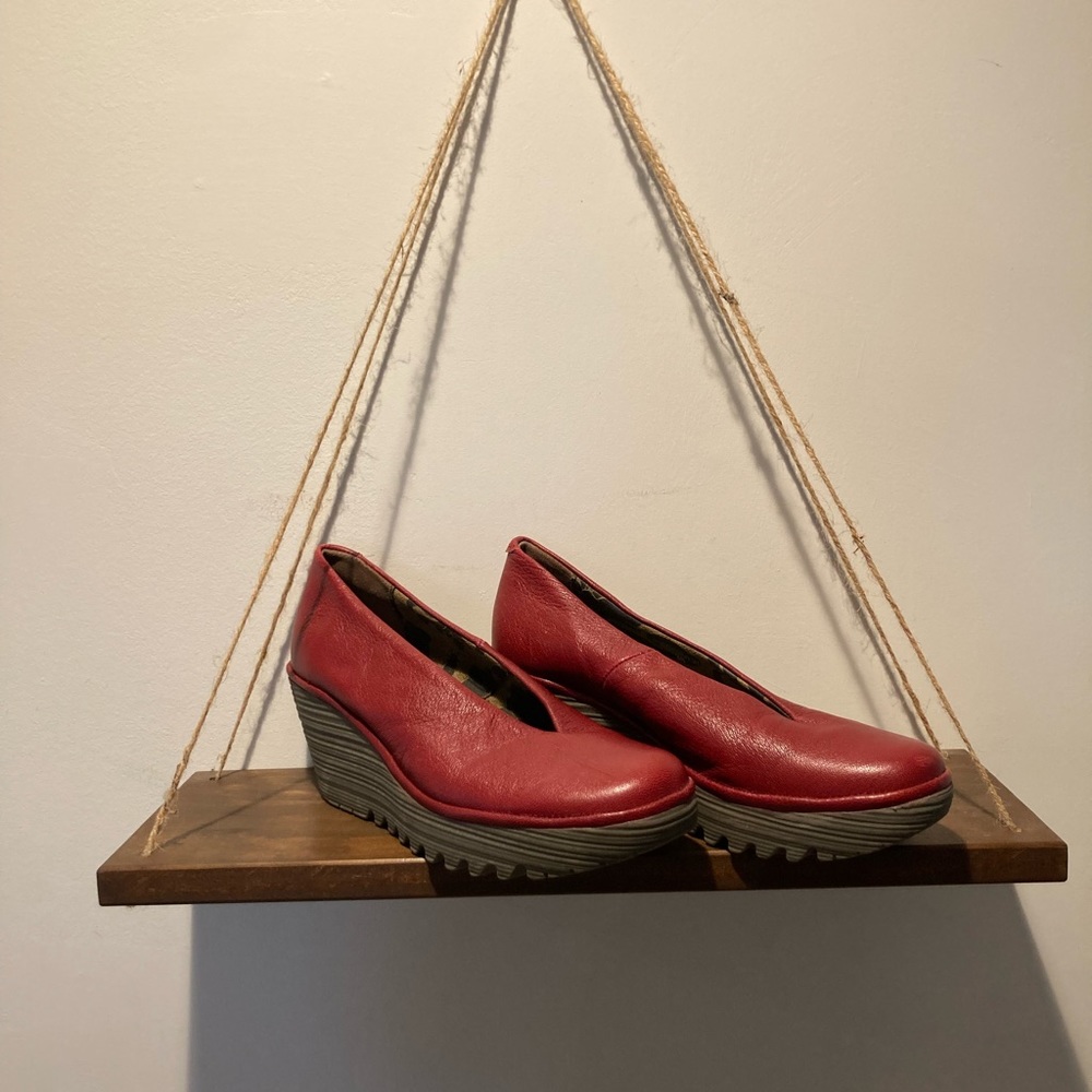 FLY London Yaz Wedge Pumps